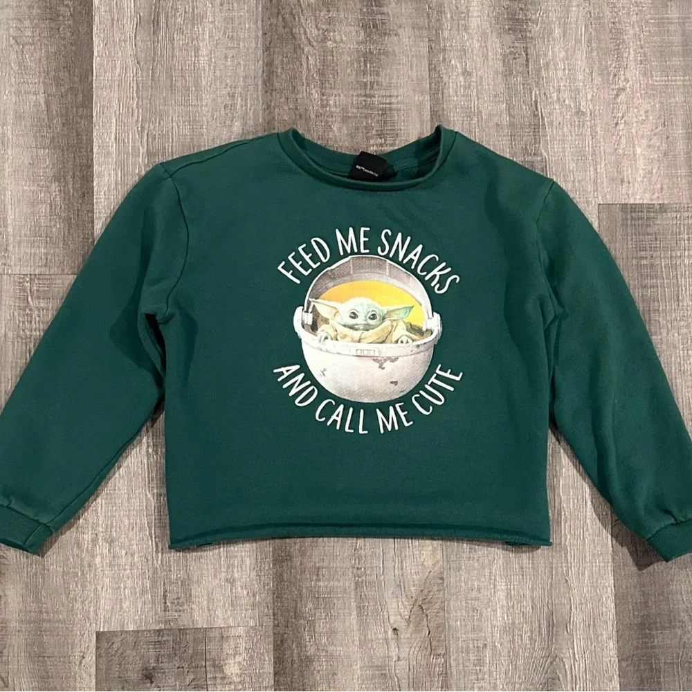 Girls Size XL (14-16) Green Star Wars Mandalorian Baby Yoda Cropped Sweatshirt